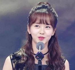 韩国女明星扎头辫,韩国女明星们的时尚扎头辫造型解析