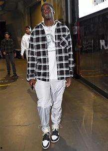 外国rap明星的ins,揭秘外国Rap明星的时尚生活与音乐态度