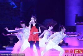 春晚明星观众赵薇,跨界演绎，绽放魅力之夜