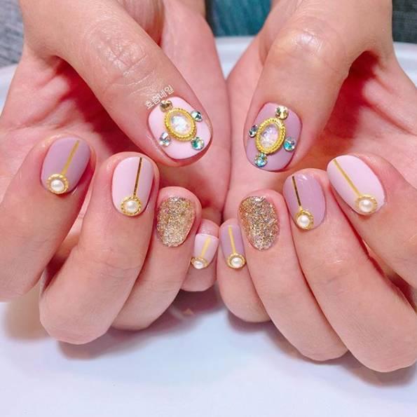 短款美甲网红裸色,短款美甲的时尚演绎